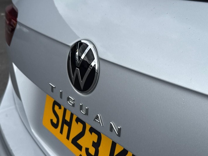 2023 (23) VOLKSWAGEN TIGUAN 2.0 TDI R-Line Edition 5dr DSG 5812489