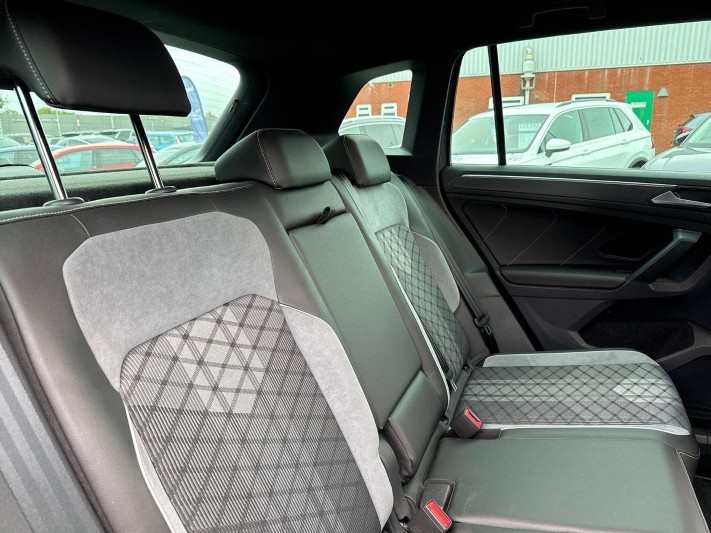 2023 (73) VOLKSWAGEN TIGUAN 2.0 TDI R-Line Edition 5dr DSG 5838178