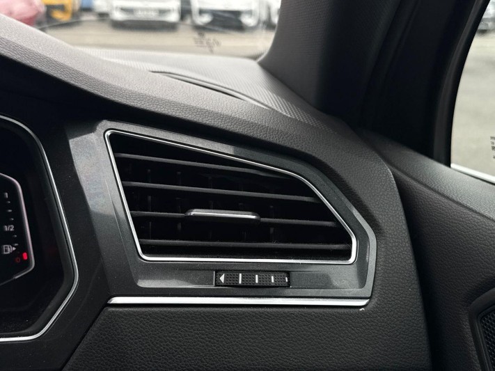 2023 (73) VOLKSWAGEN TIGUAN 2.0 TDI R-Line Edition 5dr DSG 5838175