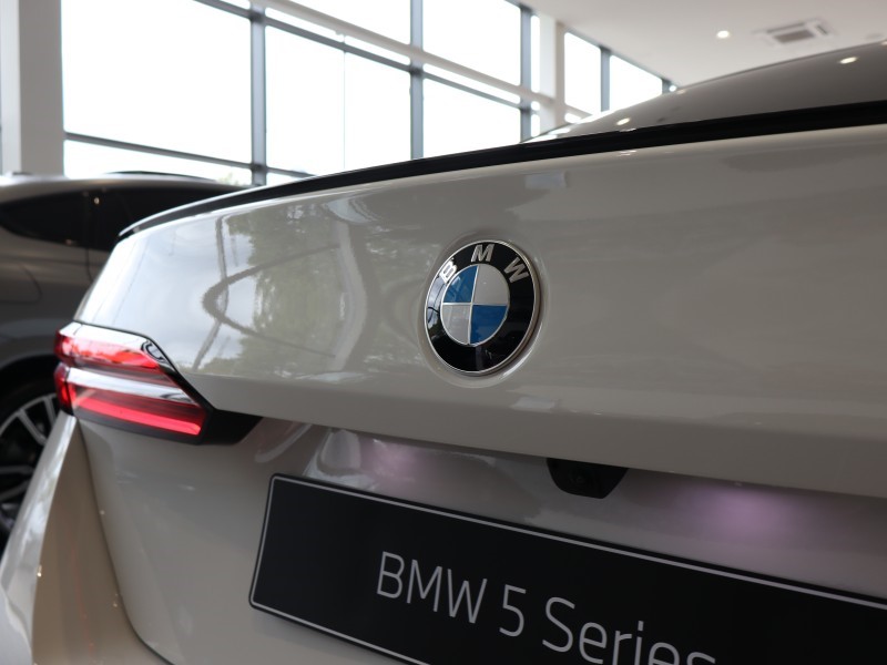 2025 (75) BMW 5 SERIES 520i M Sport Pro 4dr Auto 4541088