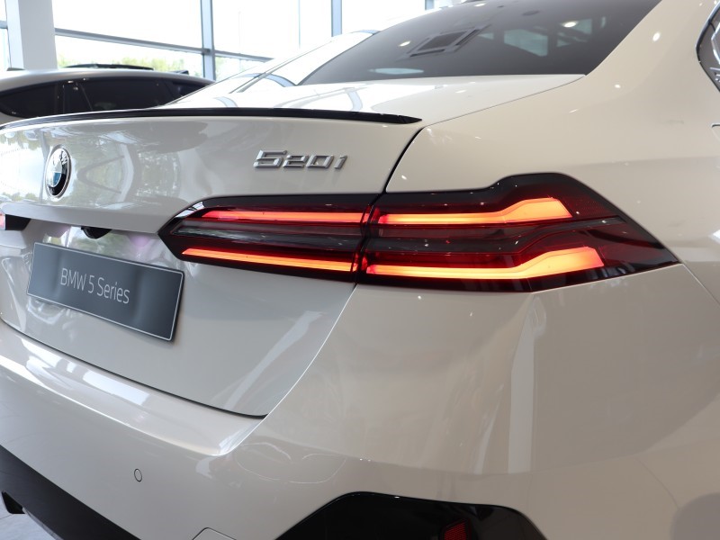 2025 (75) BMW 5 SERIES 520i M Sport Pro 4dr Auto 4541090