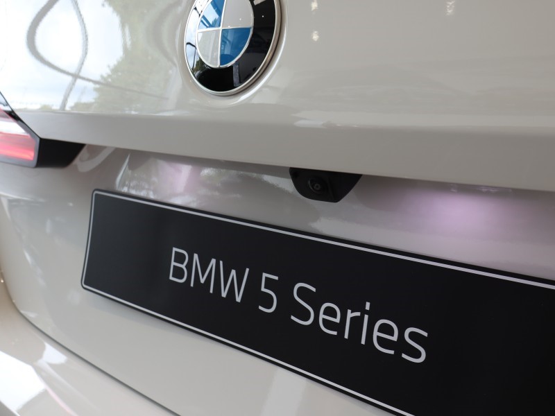 2025 (75) BMW 5 SERIES 520i M Sport Pro 4dr Auto 4541089