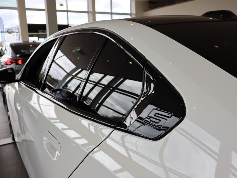 2025 (75) BMW 5 SERIES 520i M Sport Pro 4dr Auto 4541095