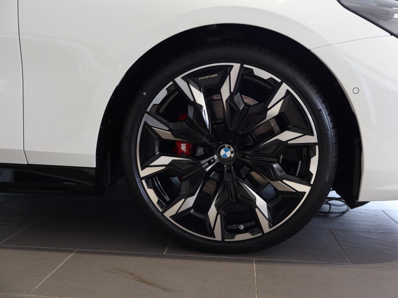 2025 (75) BMW 5 SERIES 520i M Sport Pro 4dr Auto 4541126