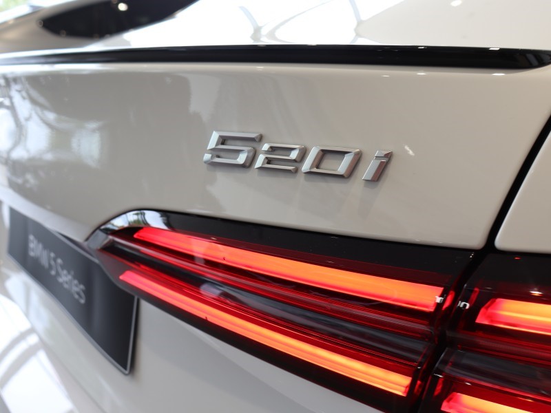 2025 (75) BMW 5 SERIES 520i M Sport Pro 4dr Auto 4541091