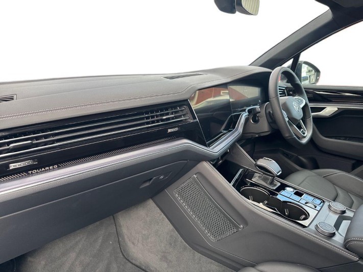2025 (75) VOLKSWAGEN TOUAREG 3.0 V6 TDI 4Motion 286 Black Edition 5dr Tip Auto