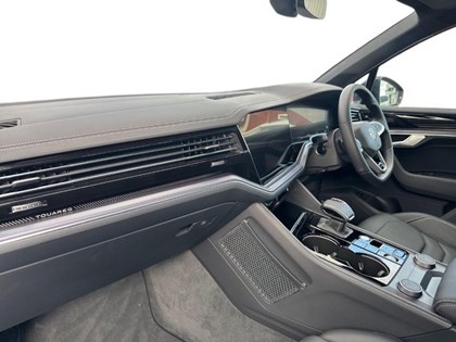 2025 (75) VOLKSWAGEN TOUAREG 3.0 V6 TDI 4Motion 286 Black Edition 5dr Tip Auto