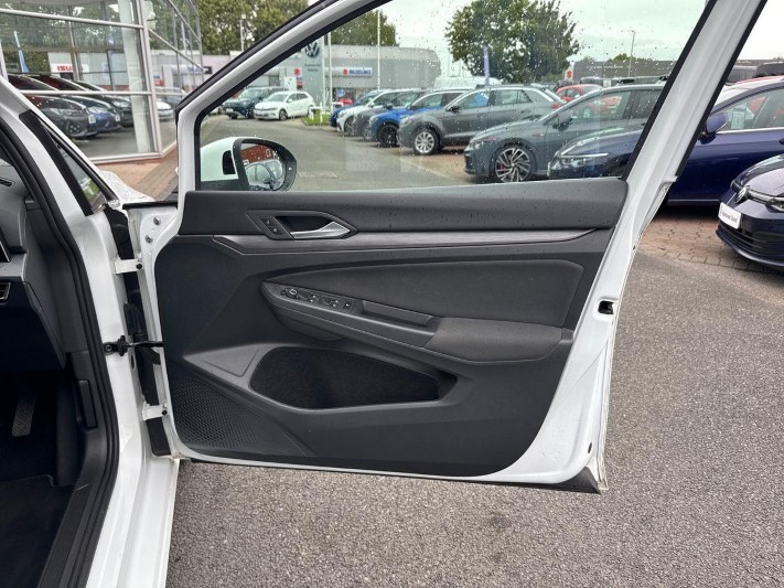 2021 (21) VOLKSWAGEN GOLF 1.5 TSI Style 5dr 5824414