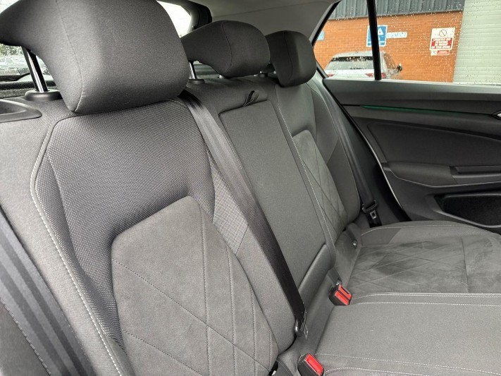 2021 (21) VOLKSWAGEN GOLF 1.5 TSI Style 5dr 5824435