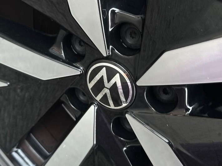 2024 (74) VOLKSWAGEN TIGUAN 2.0 TDI Elegance 5dr DSG 5837456