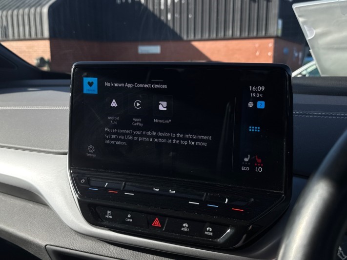2023 (23) VOLKSWAGEN ID.4 150kW Family Pro Perform 77kWh 5dr Auto [135kW Ch] 5893526