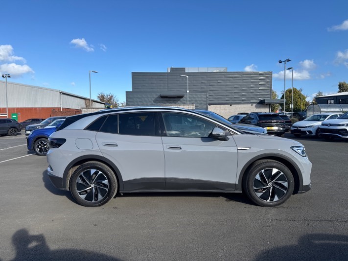 2023 (23) VOLKSWAGEN ID.4 150kW Family Pro Perform 77kWh 5dr Auto [135kW Ch] 5893460