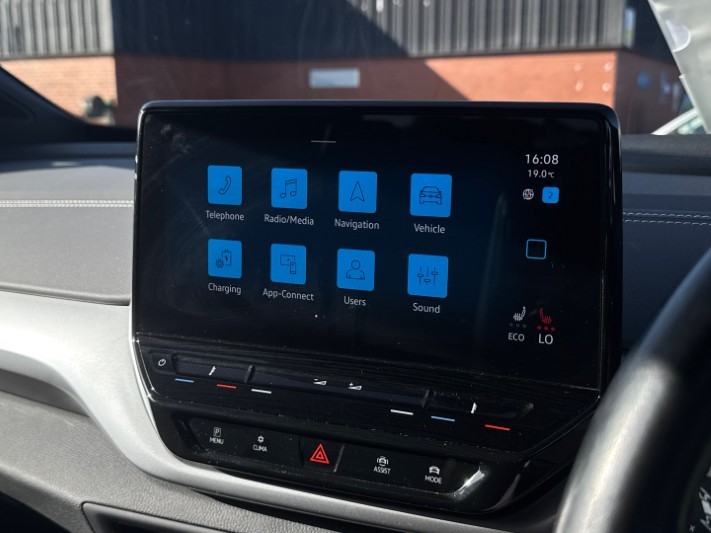 2023 (23) VOLKSWAGEN ID.4 150kW Family Pro Perform 77kWh 5dr Auto [135kW Ch] 5893481