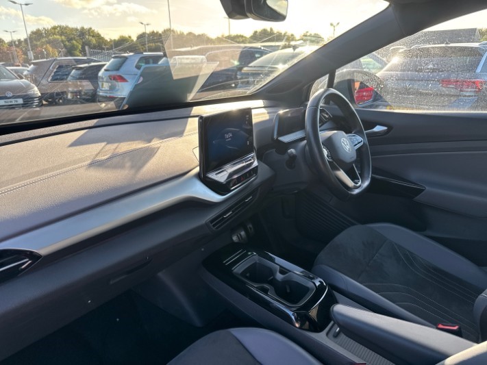 2023 (23) VOLKSWAGEN ID.4 150kW Family Pro Perform 77kWh 5dr Auto [135kW Ch] 5893458