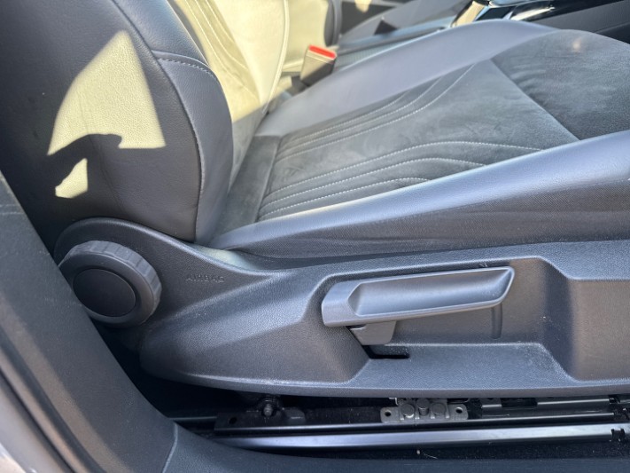 2023 (23) VOLKSWAGEN ID.4 150kW Family Pro Perform 77kWh 5dr Auto [135kW Ch] 5893473