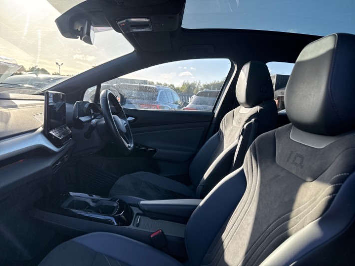 2023 (23) VOLKSWAGEN ID.4 150kW Family Pro Perform 77kWh 5dr Auto [135kW Ch] 5893463