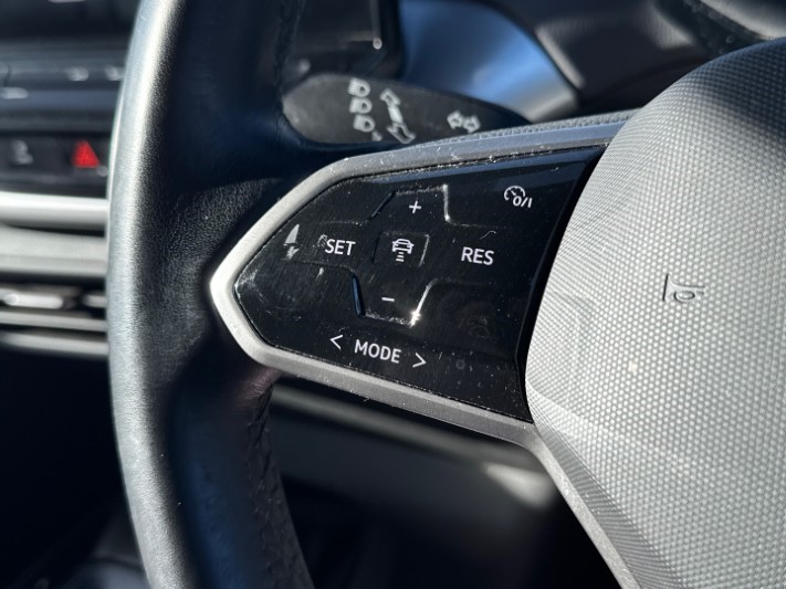 2023 (23) VOLKSWAGEN ID.4 150kW Family Pro Perform 77kWh 5dr Auto [135kW Ch] 5893477