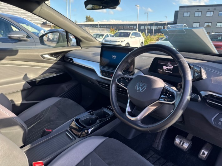 2023 (23) VOLKSWAGEN ID.4 150kW Family Pro Perform 77kWh 5dr Auto [135kW Ch] 5893462