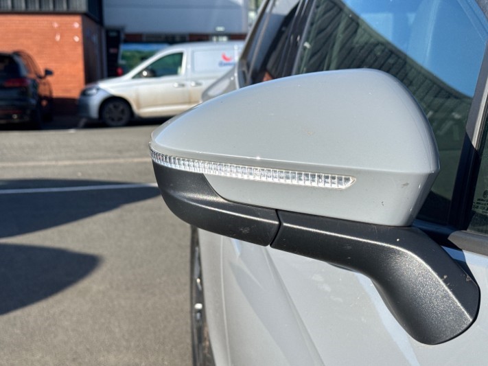2023 (23) VOLKSWAGEN ID.4 150kW Family Pro Perform 77kWh 5dr Auto [135kW Ch] 5893506