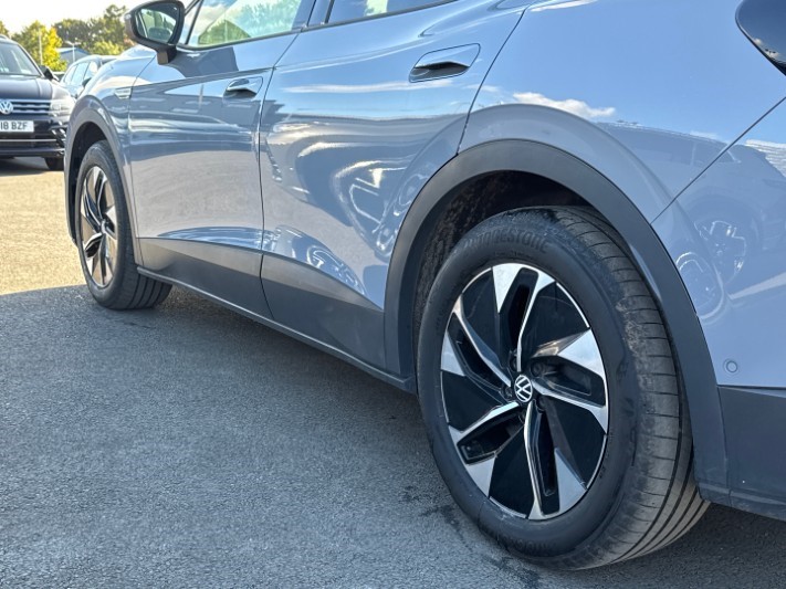 2023 (23) VOLKSWAGEN ID.4 150kW Family Pro Perform 77kWh 5dr Auto [135kW Ch] 5893497