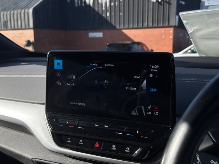 2023 (23) VOLKSWAGEN ID.4 150kW Family Pro Perform 77kWh 5dr Auto [135kW Ch] 5893525