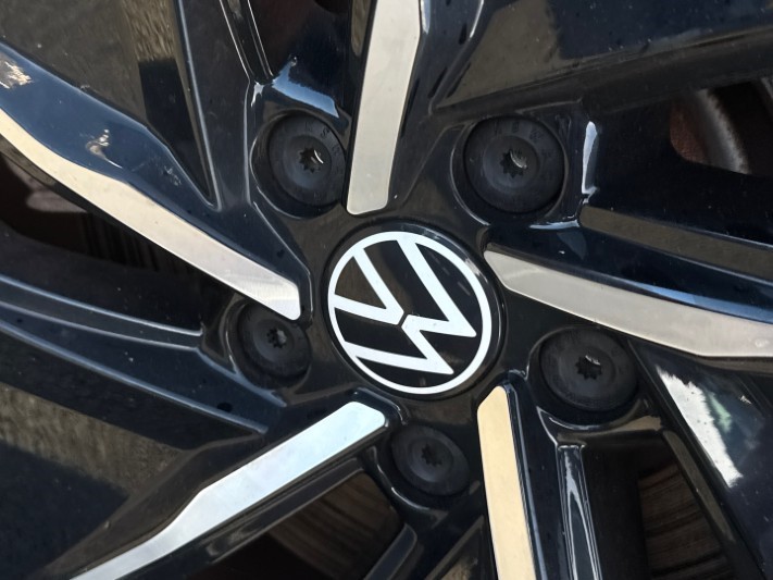 2023 (23) VOLKSWAGEN ID.4 150kW Family Pro Perform 77kWh 5dr Auto [135kW Ch] 5893505