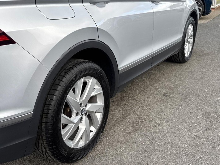 2022 (22) VOLKSWAGEN TIGUAN 1.5 TSI Life 5dr 5838256