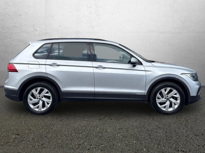 2022 (22) VOLKSWAGEN TIGUAN 1.5 TSI Life 5dr 5838219