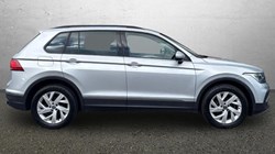 2022 (22) VOLKSWAGEN TIGUAN 1.5 TSI Life 5dr 5838219