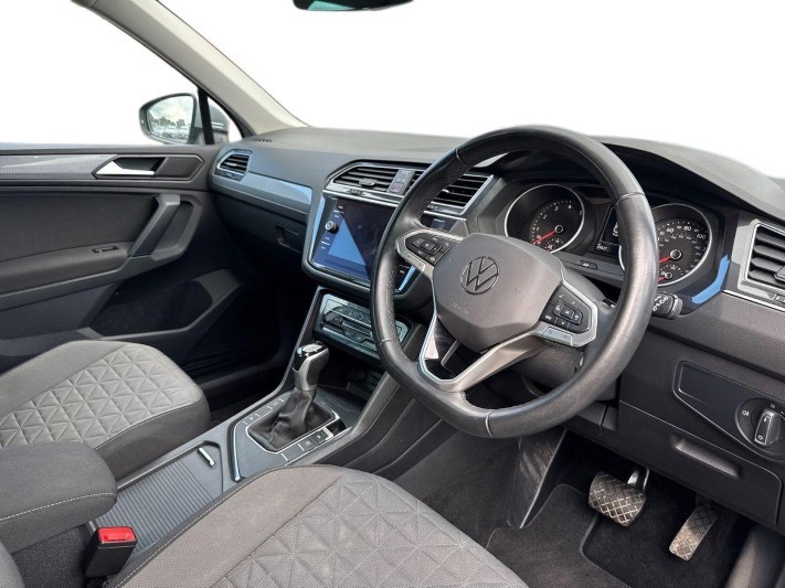 2022 (22) VOLKSWAGEN TIGUAN 1.5 TSI Life 5dr 5838221