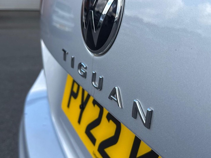 2022 (22) VOLKSWAGEN TIGUAN 1.5 TSI Life 5dr 5838228