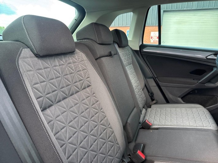 2022 (22) VOLKSWAGEN TIGUAN 1.5 TSI Life 5dr 5838250