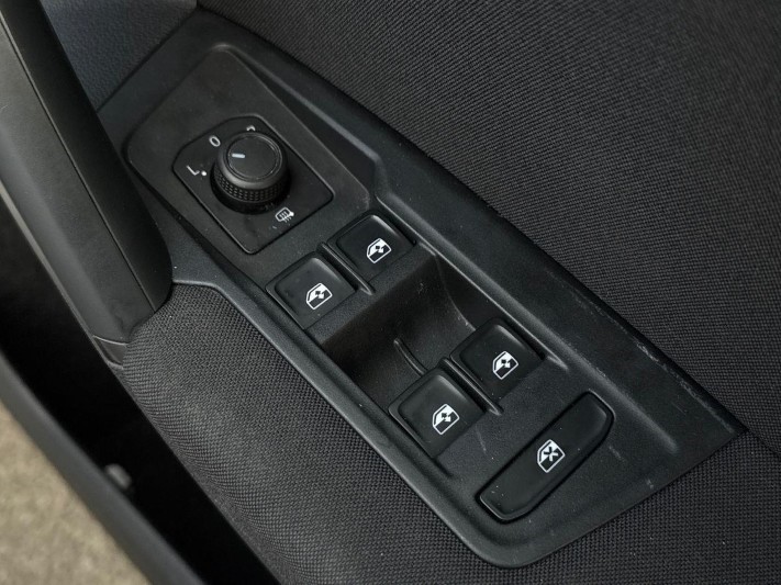 2022 (22) VOLKSWAGEN TIGUAN 1.5 TSI Life 5dr 5838231