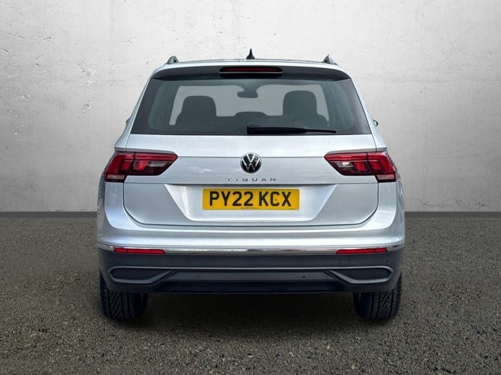 2022 (22) VOLKSWAGEN TIGUAN 1.5 TSI Life 5dr 5838224