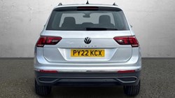 2022 (22) VOLKSWAGEN TIGUAN 1.5 TSI Life 5dr 5838224