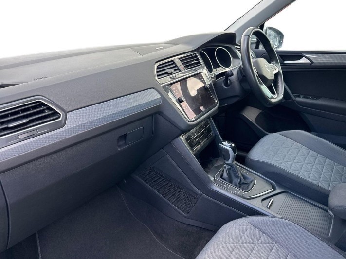 2022 (22) VOLKSWAGEN TIGUAN 1.5 TSI Life 5dr 5838217