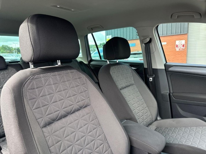 2022 (22) VOLKSWAGEN TIGUAN 1.5 TSI Life 5dr 5838227