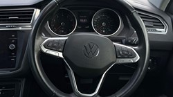 2022 (22) VOLKSWAGEN TIGUAN 1.5 TSI Life 5dr 5838235