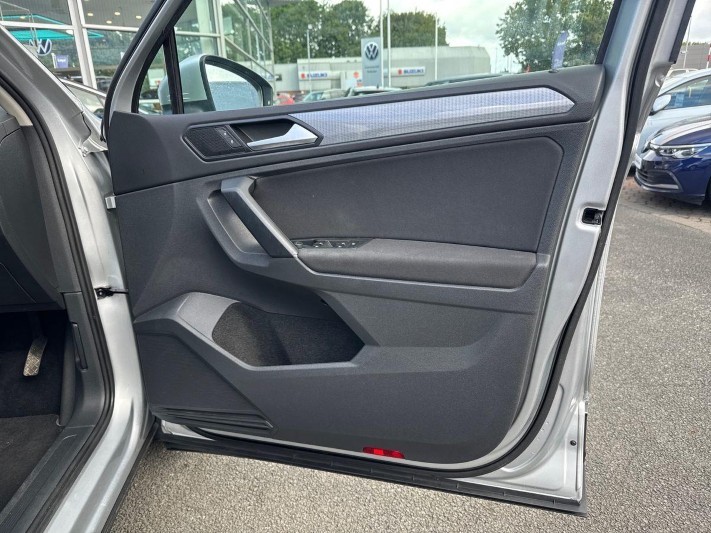 2022 (22) VOLKSWAGEN TIGUAN 1.5 TSI Life 5dr 5838229