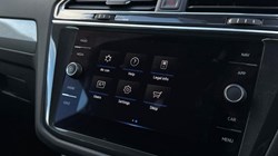 2022 (22) VOLKSWAGEN TIGUAN 1.5 TSI Life 5dr 5838278