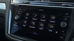 2022 (22) VOLKSWAGEN TIGUAN 1.5 TSI Life 5dr 5838240