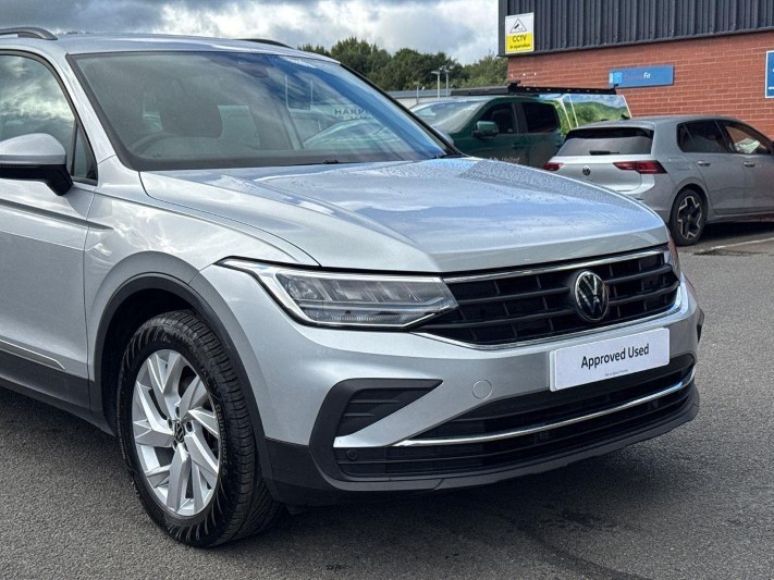 2022 (22) VOLKSWAGEN TIGUAN 1.5 TSI Life 5dr 5838259