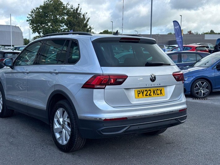 2022 (22) VOLKSWAGEN TIGUAN 1.5 TSI Life 5dr 5838261