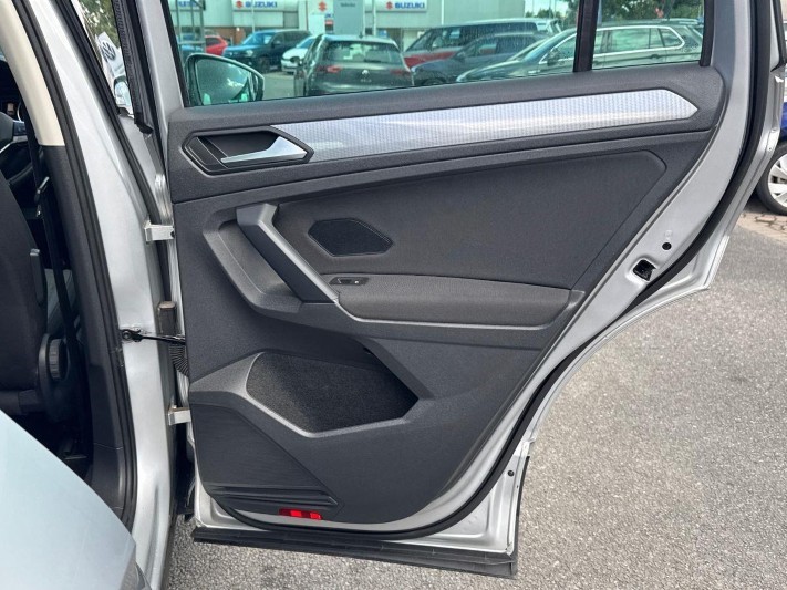 2022 (22) VOLKSWAGEN TIGUAN 1.5 TSI Life 5dr 5838273