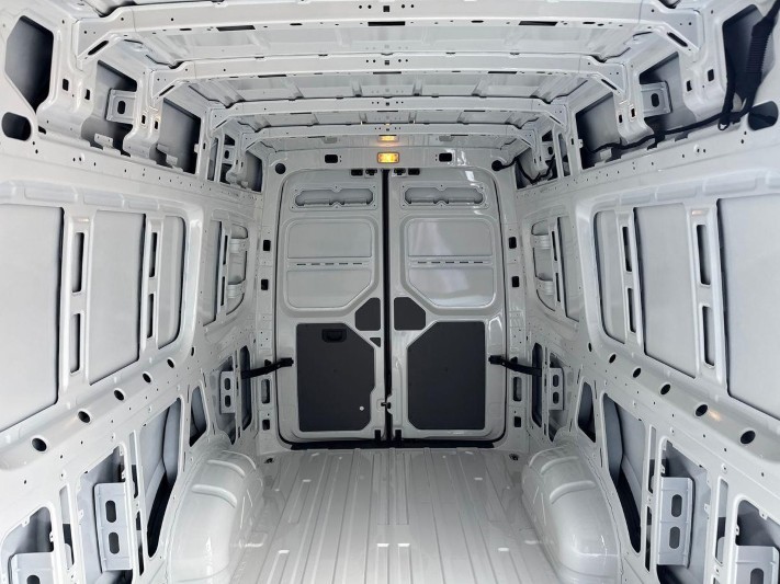 2026 (76) VOLKSWAGEN COMMERCIAL CRAFTER 2.0 TDI 140PS Commerce Plus High Roof Van 5845801