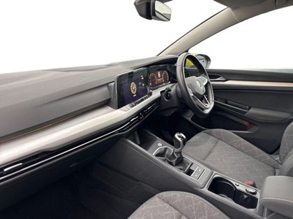 2020 (20) VOLKSWAGEN GOLF 1.5 TSI Life 5dr