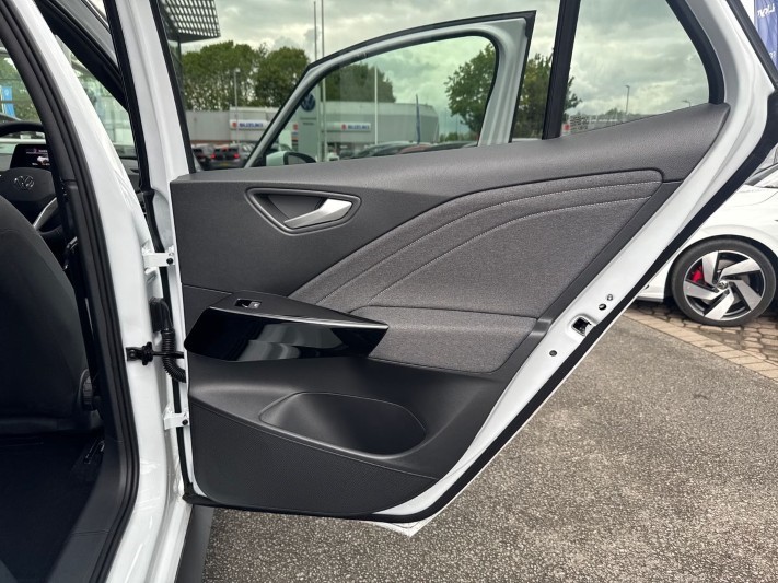 2026 (26) VOLKSWAGEN ID.3 150kW Match Pro 59kWh 5dr Auto 5858404