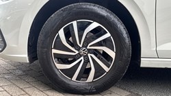 2025 (75) VOLKSWAGEN POLO 1.0 TSI Life 5dr DSG 5877512