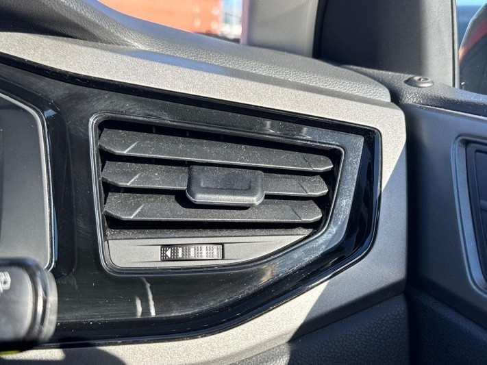 2018 (68) VOLKSWAGEN POLO 1.0 TSI 95 SE 5dr 5915151