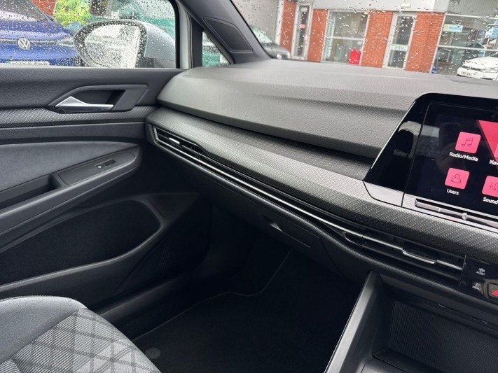 2020 (70) VOLKSWAGEN GOLF 1.5 TSI R-Line 5dr 5923676